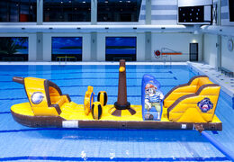 Spectaculaire opblaasbare schip in thema piraten bestellen voor zowel jong als oud. Kopen opblaasbare zwembadspelen nu online bij JB Inflatables Nederland 