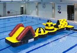 Adventure run opblaasbare zwembad met uitdagende obstakel objecten voor zowel jong als oud kopen. Bestel opblaasbare zwembadspelen nu online bij JB Inflatables Nederland