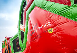 Maatwerk opblaasbare Stadt Dormund graffiti stormbaan voor zowel jong als oud kopen. Bestel opblaasbare stormbanen nu online bij JB Promotions Nederland