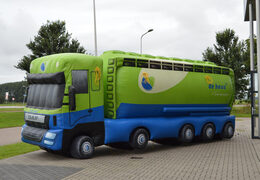 De Heus opblaasbare vrachtwagen blikvanger bestellen. Koop inflatable productvergroting online bij JB Inflatables Nederland
