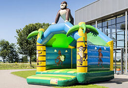 Standaard jungle springkasteel voor kinderen kopen in opvallende kleuren met bovenop een groot 3D object in de vorm van een gorilla. Bestel springkastelen online bij JB Inflatables Nederland