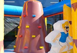 Indoor beach luchtkussen met een glijbaan bestellen voor kinderen. Koop luchtkussens online bij JB Inflatables Nederland
