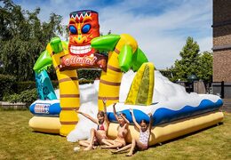 Bubble Park in thema Hawaii voor kinderen bestellen. Koop opblaasbare springkussens online bij JB Inflatables Nederland
