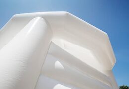 Standaard overdekt carrousel springkussen in thema bruiloft bestellen voor kinderen. Koop springkussens online bij JB Inflatables Nederland