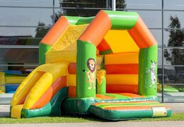 Midi overdekt multifun springkussen met glijbaan te koop in thema jungle voor kinderen. Koop springkussens online bij JB Inflatables Nederland