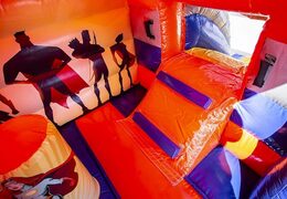 Klein overdekt multifun springkussen te koop in thema superhelden voor kinderen. Koop springkussens online bij JB Inflatables Nederland