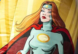 Klein overdekt multiplay springkussen bestellen in thema superhelden voor kinderen. Koop springkussens online bij JB Inflatables Nederland