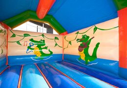 Koop standaard springkussen met een 3D object van een krokodil aan de bovenkant voor kinderen. Bestel springkussens online bij JB Inflatables Nederland