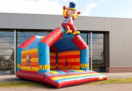 Super springkasteel overdekt kopen met vrolijke animaties in clown thema voor kinderen. Koop springkastelen online bij JB Inflatables Nederland