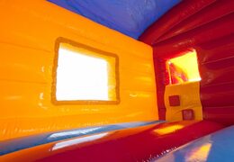 Opblaasbaar overdekt maxi multifun springkussen in clown thema met glijbaan voor kids kopen. Bestel springkussens online bij JB Inflatables Nederland