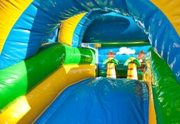 Overdekt multifun springkussen met glijbaan in jungle thema met bovenop een groot 3D object van een gorilla kopen voor kinderen. Bestel springkussens online bij JB Inflatables Nederland