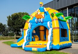 Opblaasbaar overdekt multifun super springkussen met glijbaan bestellen in strand thema voor kinderen. Koop springkussens online bij JB Inflatables Nederland