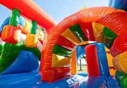 Medium opblaasbare multiplay springkasteel met glijbaan in strand thema bestellen voor kinderen. Bestel opblaasbare springkastelen online at JB Inflatables Nederland