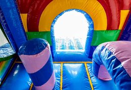 Multiplay L Unicorn springkasteel met een glijbaan bestellen voor kinderen. Koop opblaasbare springkastelen online bij JB Inflatables Nederland