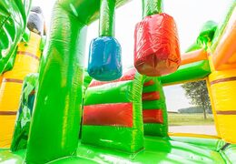 Multiplay safari gorilla springkussen met een glijbaan, leuke objecten op het springvlak en opvallende 3D objecten bestellen voor kids. Koop opblaasbare springkussens online bij JB Inflatables Nederland