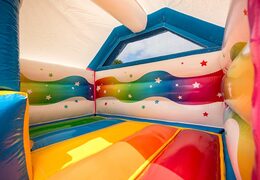 Bestel opblaasbare slide combo unicorn springkussen voor kinderen. Opblaasbare springkussens met glijbaan en unicorn kopen bij JB Inflatables Nederland