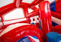 Middelmatig opblaasbare springkussen in brandweer thema met glijbaan en pilaren op het springvlak, kopen voor kinderen. Bestel opblaasbare springkussens online bij JB Inflatables Nederland
