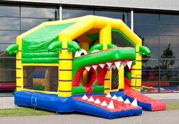 Multiplay springkasteel met slide in thema krokodil bestellen voor kinderen. Koop opblaasbare springkastelen online bij JB Inflatables Nederland