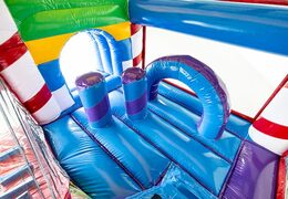 Bestel middelmatig opblaasbare multiplay springkussen in candyland thema met glijbaan voor kinderen. Koop opblaasbare springkussens online bij JB Inflatables Nederland