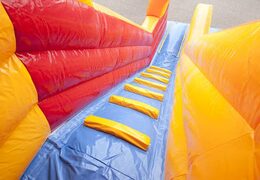 Koop een spectaculaire opblaasbare glijbaan in thema clown met leuke prints voor kids. Bestel opblaasbare glijbanen nu online bij JB Inflatables Nederland