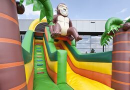 Multifunctionele opblaasbare glijbaan in thema gorilla met een plonsbad, indrukwekkend 3D object, frisse kleuren en de 3D obstakels kopen voor kids. Bestel opblaasbare glijbanen nu online bij JB Inflatables Nederland