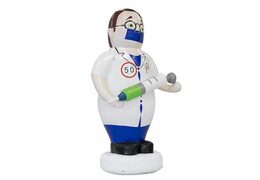 Opblaasbare Abraham pop dokter zorg arts in de tuin blikvanger bestellen voor 50 verjaardag feest jubileum bij JB Inflatables