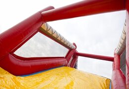 Bestel een 17 meter brede unieke opblaasbare stormbaan in brandweer thema voor kids. Koop opblaasbare stormbanen nu online bij JB Inflatables Nederland