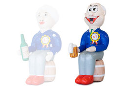 Abraham pop zittend op een vat bier met bier in zijn hand te koop als blikvanger bij verjaardagen