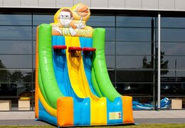 Opblaasbaar spel met groene, gele, blauwe en oranje kleuren