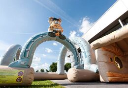 Verplaatsbare racebaan met western thema