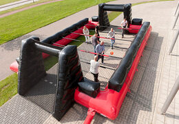 Levend voetbalspel zonder bodem met unieke boardingschuifsysteem kopen. Bestel opblaasbare tafelvoetbal nu online bij JB Inflatables Nederland