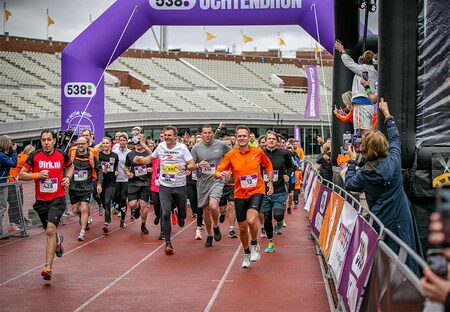 Start of the 538 morning run 2024 with finish arch made by JB Inflatables