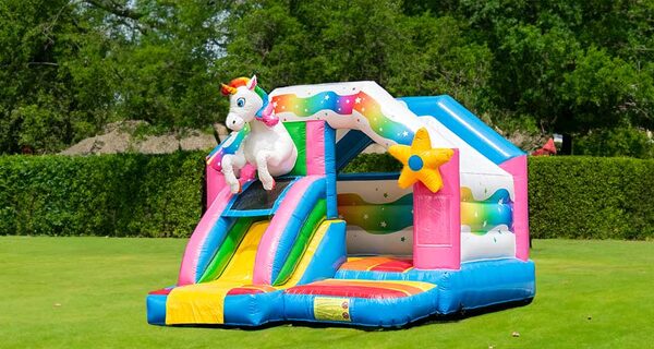 Banner van een blog over unicorn springkussens