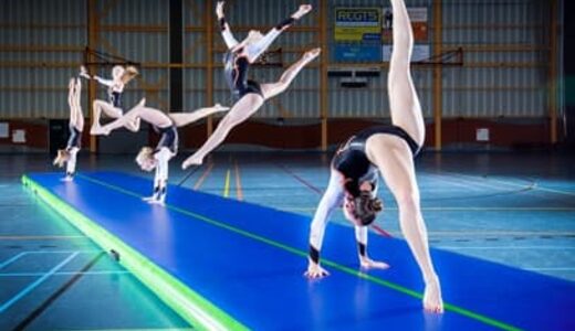 Professionele Airtracks en Opblaasbare Gymmatten voor Thuis Kopen Online bij JB Inflatables. AirTracks in Roze en Blauw