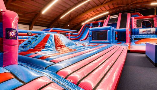 inflatable park met tag solutions in samenwerking met jb inflatables