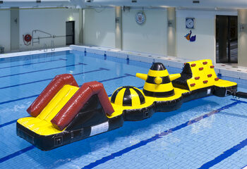 Adventure run opblaasbare zwembad met uitdagende obstakel objecten voor zowel jong als oud kopen. Bestel opblaasbare zwembadspelen nu online bij JB Inflatables Nederland