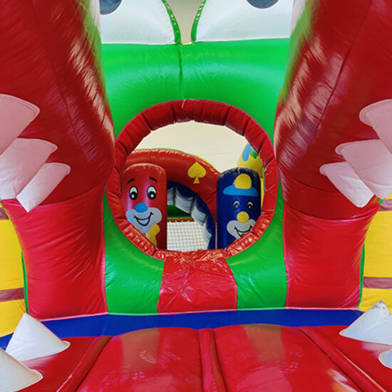 Opblaasbare 11 jaar oude multiplay die nog steeds in top staat is 