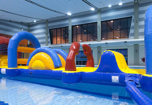 Koop opblaasbare Obstakel Run in thema krab met uitdagende obstakel objecten bestellen voor zowel jong als oud. Bestel opblaasbare waterattracties nu online bij JB Inflatables Nederland 