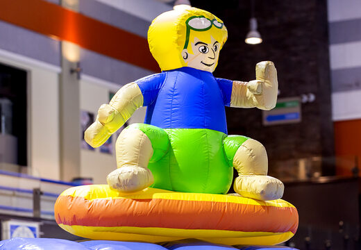 Inflatable luchtdichte surfer speeleiland met een liaan, klimtoren ronde glijbaan en obstakels voor zowel jong als oud bestellen. Koop opblaasbare zwembadspelen nu online bij JB Inflatables Nederland 