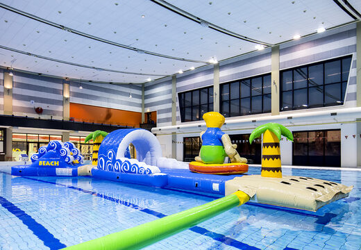 Opblaasbare surfer run stormbaan in uniek design met grappige 3D objecten en maar liefst 2 glijbanen voor zowel jong als oud. Bestel opblaasbare stormbanen nu online bij JB Inflatables Nederland