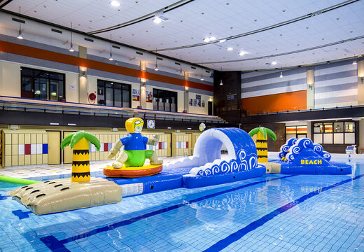 Bestel opblaasbare surfer run stormbaan in uniek design met grappige 3D objecten en maar liefst 2 glijbanen voor kids. Koop opblaasbare stormbanen nu online bij JB Inflatables Nederland