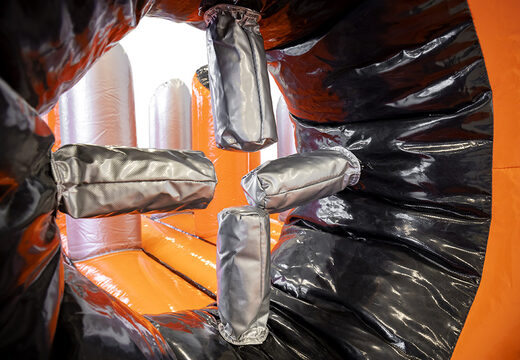 Koop opblaasbare 40-delige Bars Dodger Platform giga modulaire stormbaan voor kids. Bestel opblaasbare stormbanen nu online bij JB Inflatables Nederland