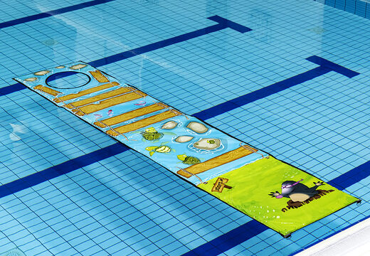 Koop een Survivalmat met gat voor kinderen in verschillende afmetingen en kleuren. Bestel opblaasbare waterattracties nu online bij JB Inflatables Nederland