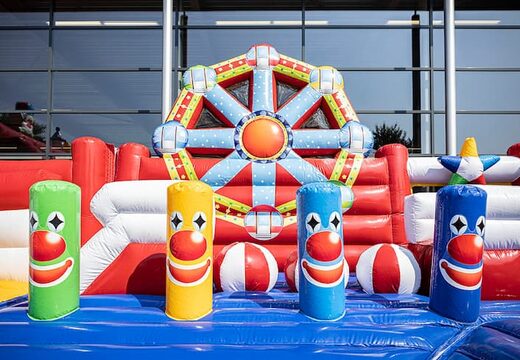 Circus springkussen met glijbanen, obstakelsn met leuke circus -themed prints voor kinderen kopen. Bestel springkussens online bij JB Inflatables Nederland 