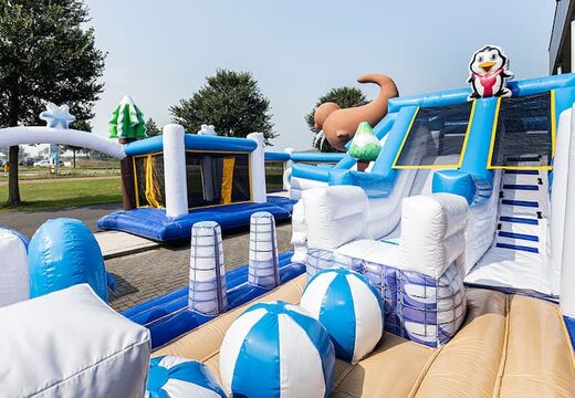 Inflatable Frozen springkasteel met glijbanen en leuke obstakels met prints bestellen voor kinderen. Koop springkastelen online bij JB Inflatables Nederland 