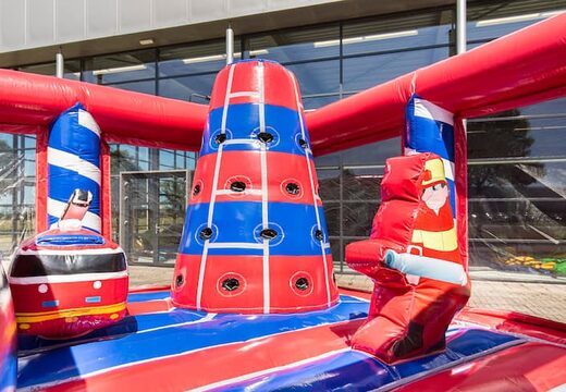 Koop een groot Indoor brandweer springkussen met een glijbaan op het springvlak, klimtoren en leuke obstakels met prints in brandweer thema voor kids. Bestel springkussens online bij JB Inflatables Nederland. 