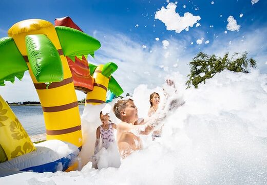 Open Bubble park Hawaii met een schuimkraan te gebruiken voor kids. Bestel opblaasbare springkastelen bij JB Inflatables Nederland