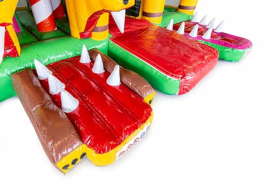 Overdekt multiplay Jungleworld springkasteel in een uniek design met twee ingangen, een glijbaan in het midden en 3D objecten bestellen voor kids. Koop springkastelen online bij JB Inflatables Nederland