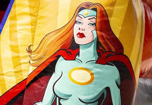 Klein overdekt springkussen te koop in thema superhelden voor kinderen. Bestel springkussens online bij JB Inflatables Nederland