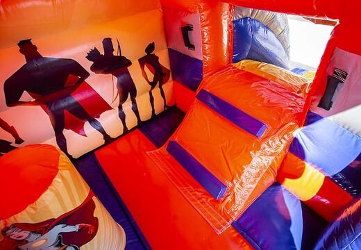 Klein overdekt multifun springkussen te koop in thema superhelden voor kinderen. Koop springkussens online bij JB Inflatables Nederland